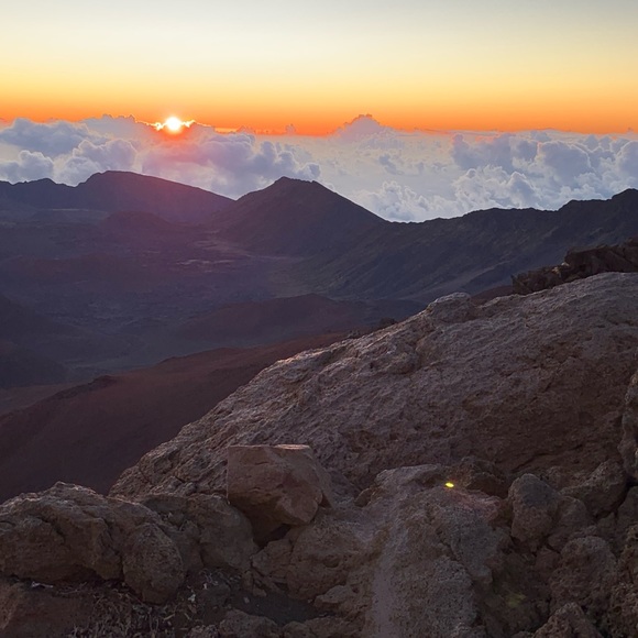 Meet your Posher, Stephanie - Picture 3 of 5